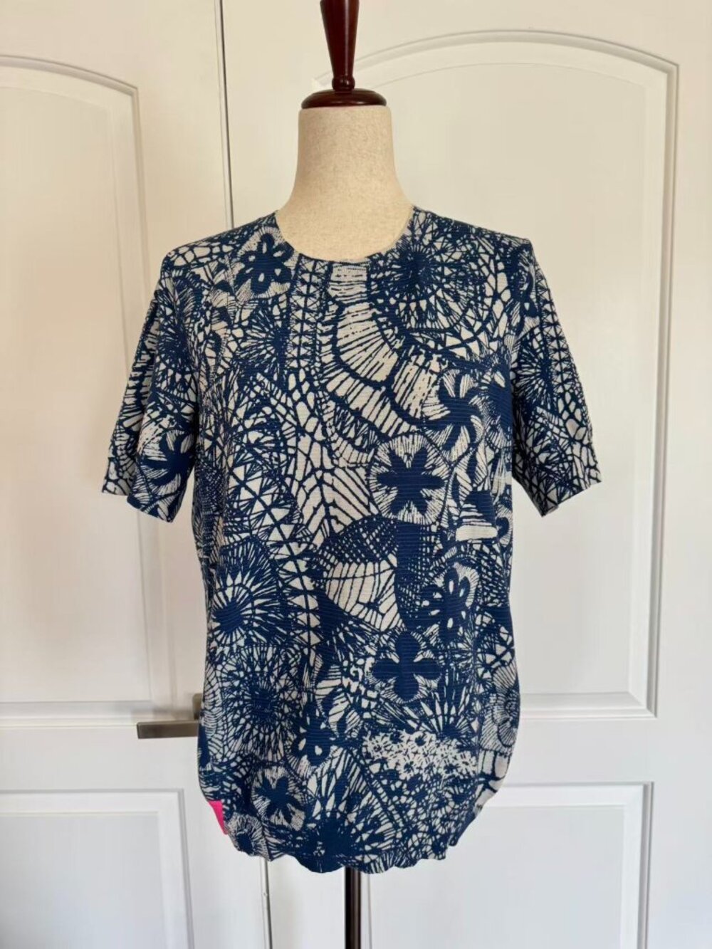 Tory Burch Blue flower pattern short sleeves top, Sz M